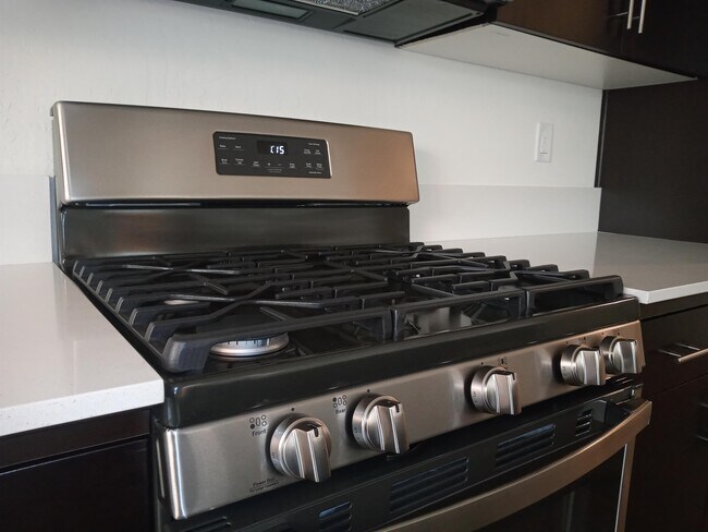 Building Photo - 1945 Kelly Ln