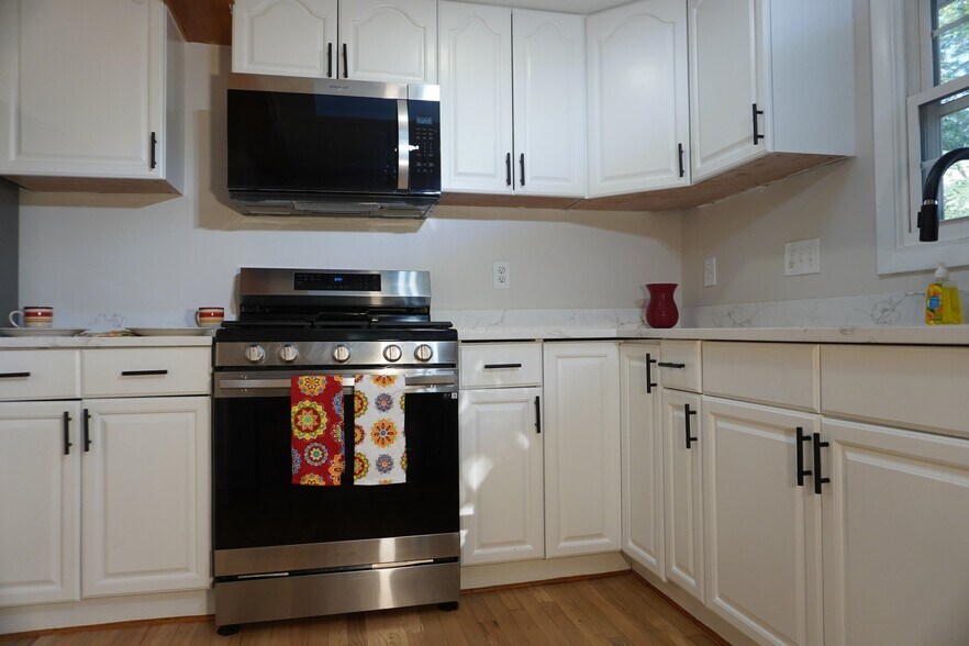 Building Photo - 239 E Timonium Rd