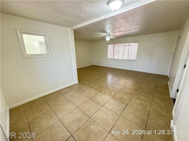 Building Photo - Charming Single-Story Home with Granite Kitchen & No HOA