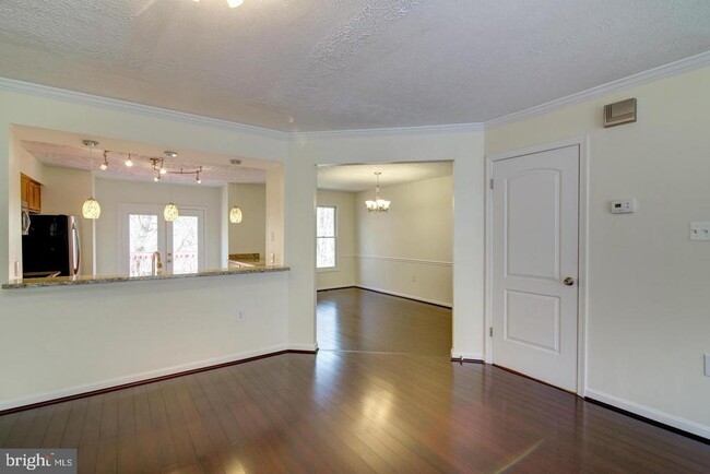 Building Photo - 14510 Mayfair Dr