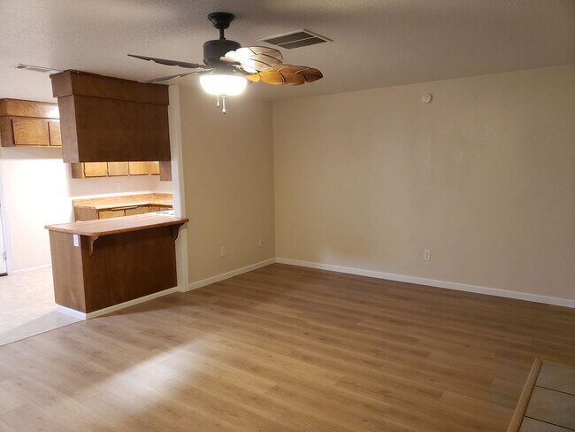 Building Photo - Charming single-family home in Redding
