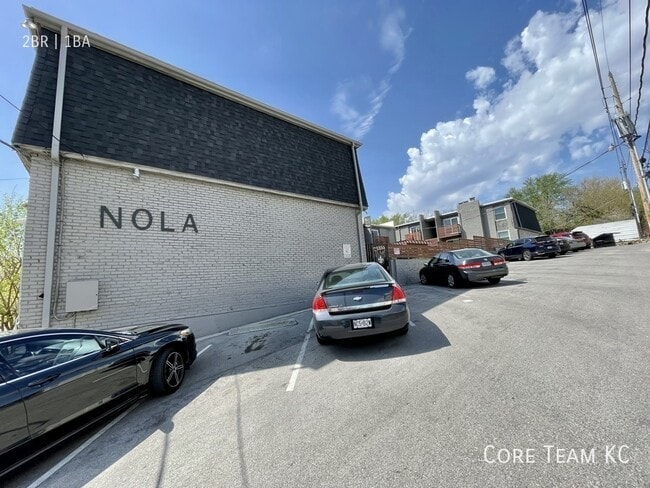 Building Photo - 3633 Walnut St