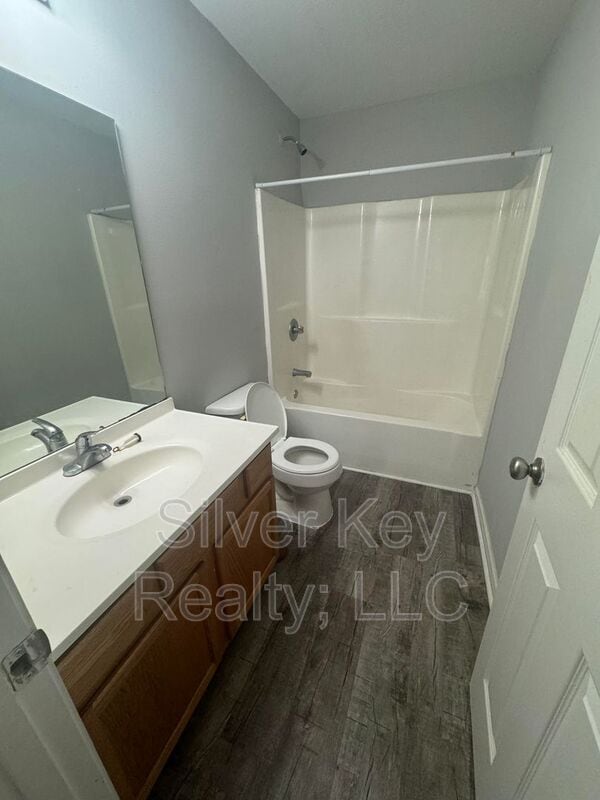 Building Photo - 236 Willow Creek Drive