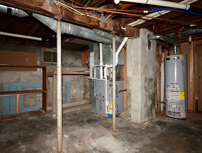 Building Photo - 355 Lincoln Ave