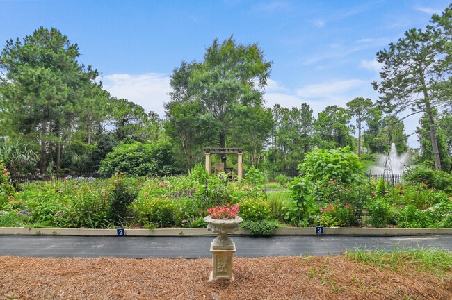 Building Photo - 400 Kelly Plantation Dr