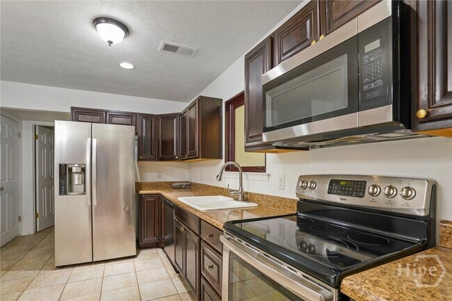 Building Photo - 126 Falcon Dr