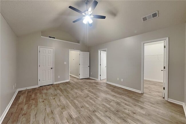 Building Photo - 503 Fable Ln