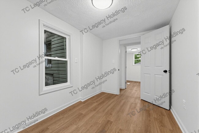 Building Photo - 1745 Fairmont Ave