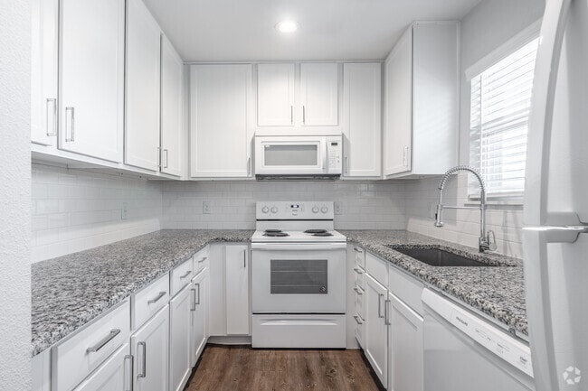 Interior Photo - Treemont Apartments
