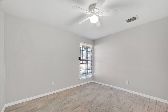 Building Photo - 4511 Bayou Vista Dr