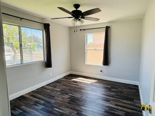 Building Photo - Beautiful Remodeled Home in Tehachapi!