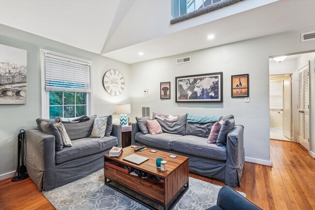 Building Photo - Beautiful 1BR/Loft at Rock Creek Garden Co...