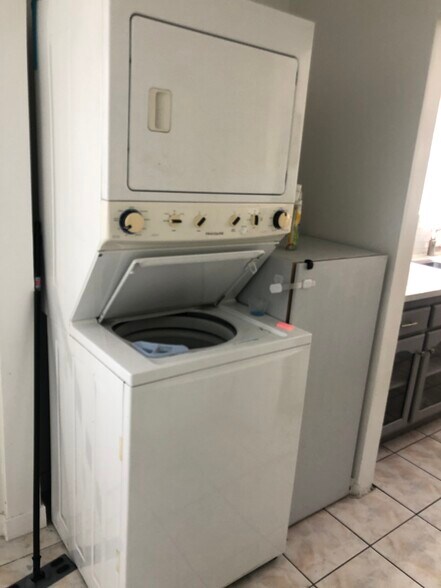 Building Photo - 3268 Fay Ave