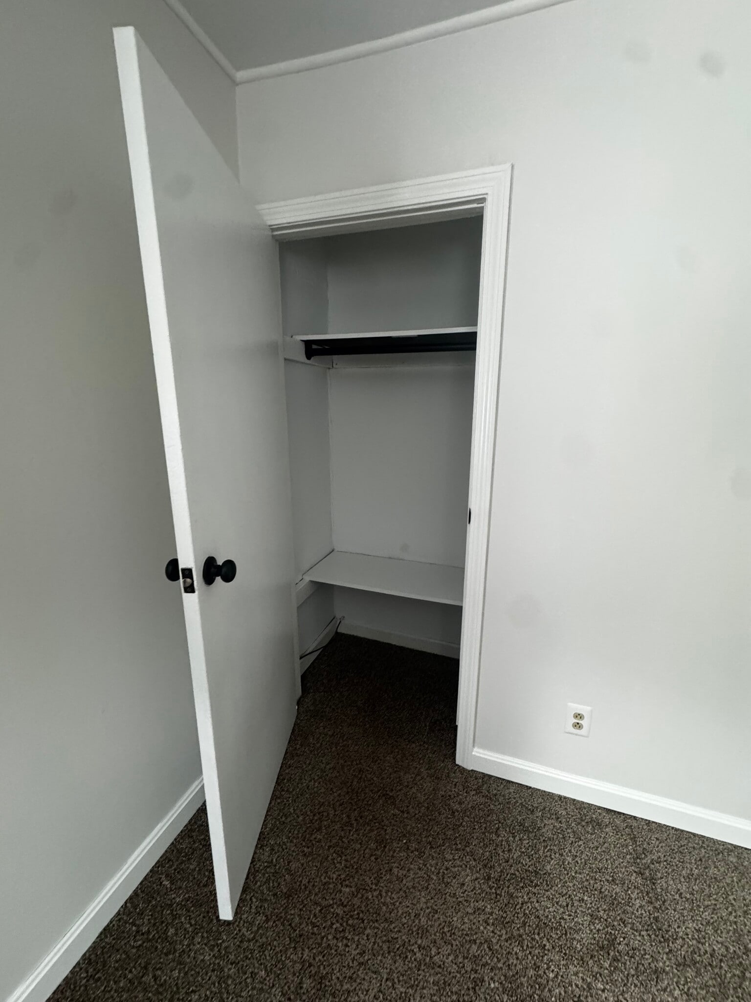 Building Photo - 150 Ethan Allen Pky