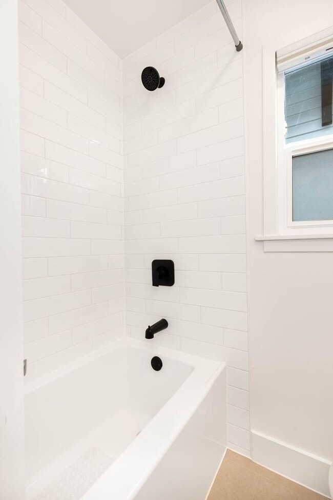 Building Photo - 2614 E Olive St