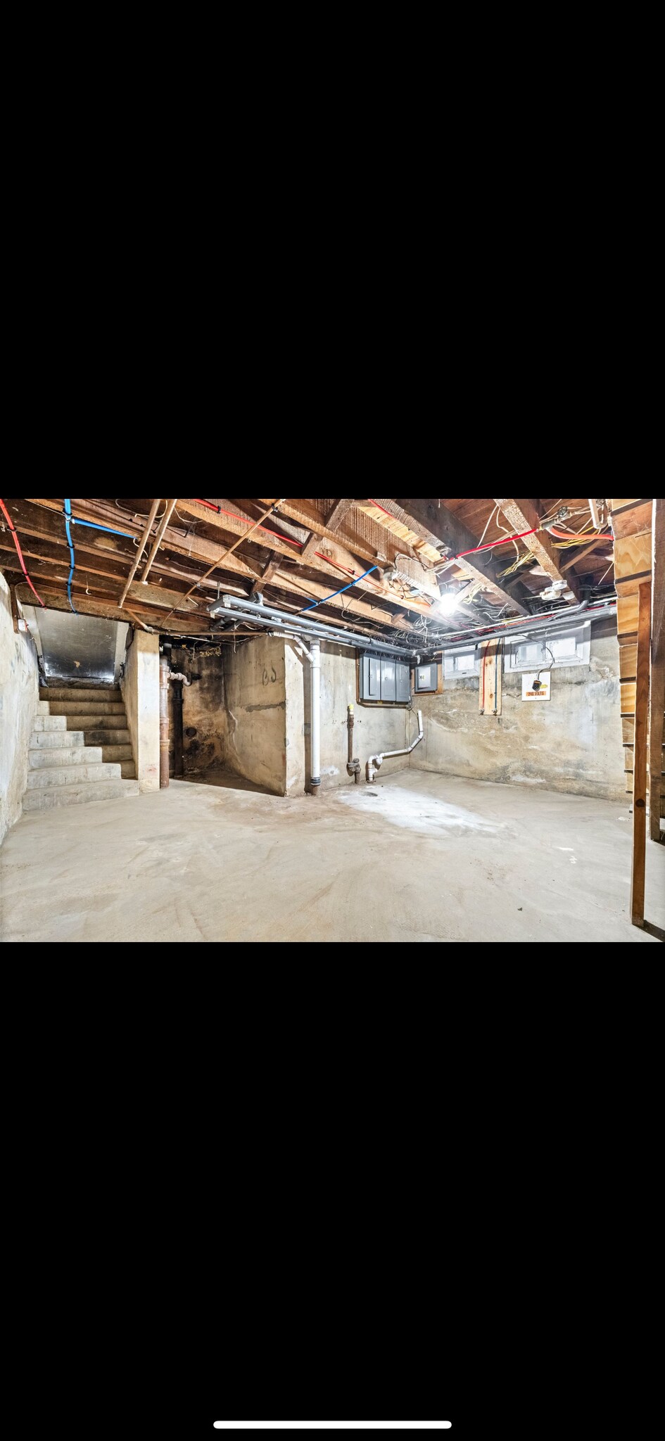Building Photo - 1420 W Linden St