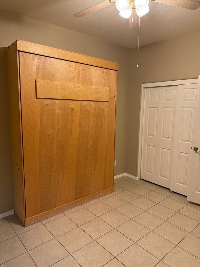 Building Photo - Updated 3 bedroom rental