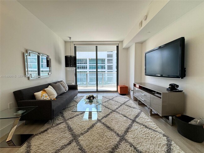 Building Photo - 121 NE 34th St