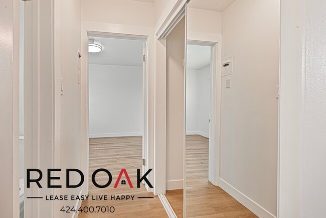 Building Photo - 515 S St Andrews Pl