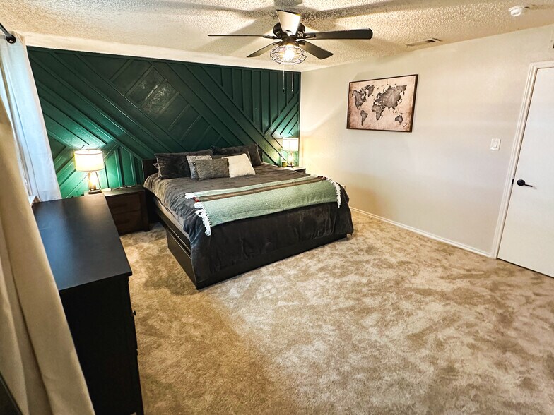 Building Photo - 3707 French Wood Dr