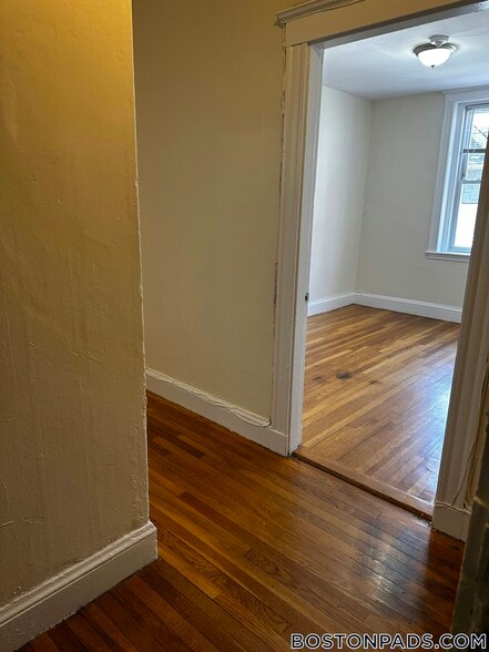 Building Photo - 5 Barrows St