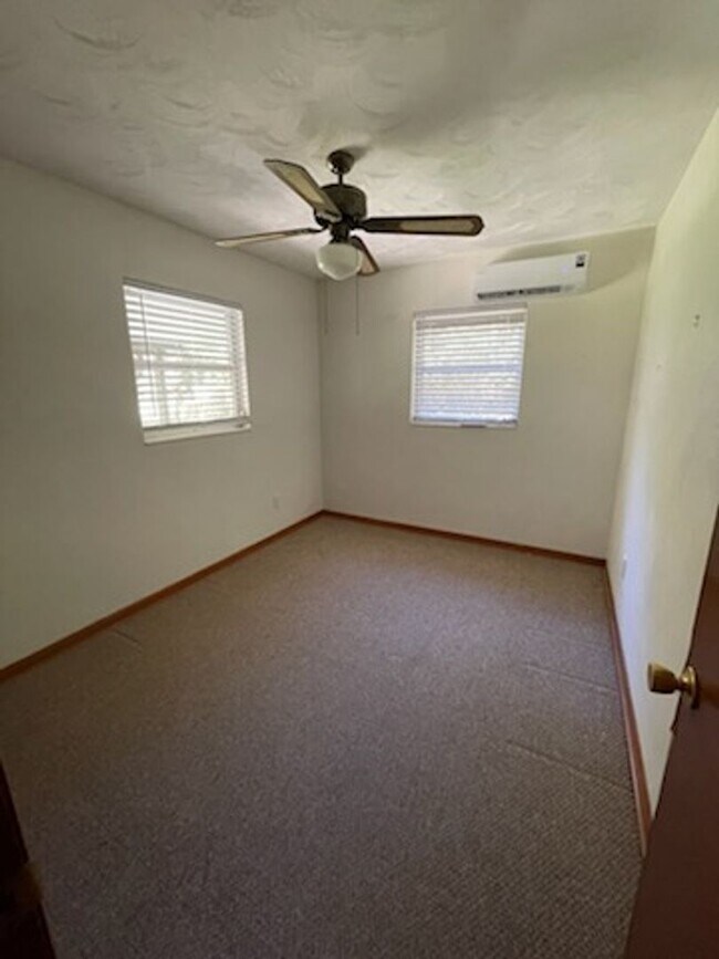 Building Photo - 4316 SW Deepwater Ct