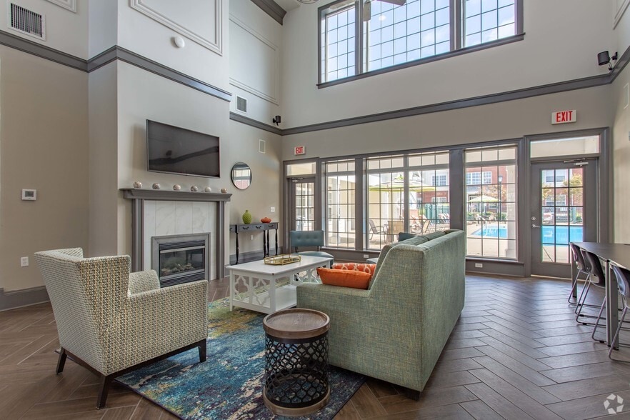 University Courtyard Athens Student 366 Richland Ave Athens OH 45701