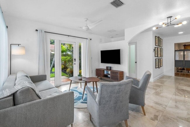 Building Photo - 1911 Parker Ave