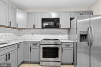 Building Photo - 1729 N Bambrey St