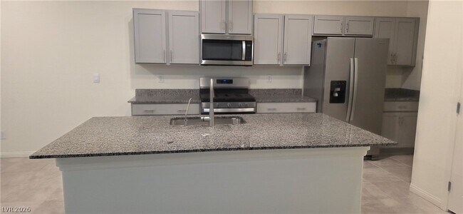 Building Photo - 427 Larksong Ave