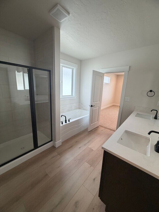 Building Photo - Brand New 4-Bedroom Encore Plan with Jr. Suite & Open Concept Design