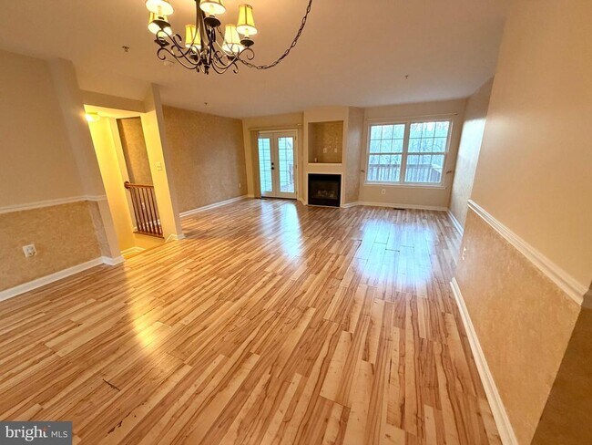 Building Photo - 540 Bridgeport Pl