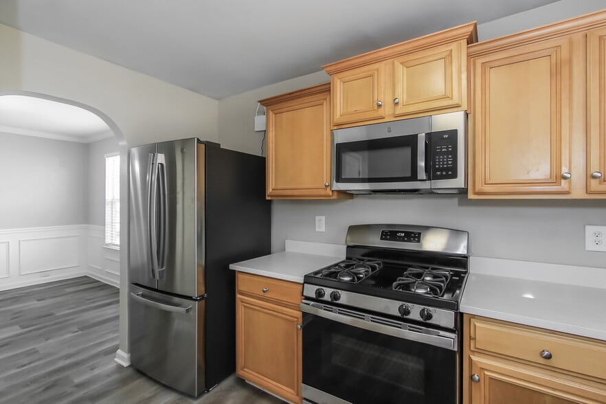 Building Photo - 2436 Cornell Cir