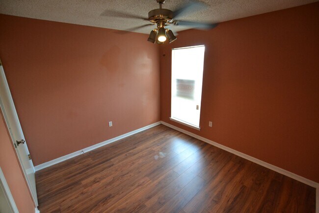 Building Photo - 2136 S Flannery Rd