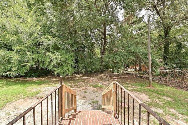 Building Photo - 321 Hamilton Dr NE
