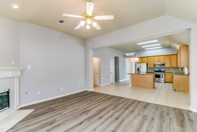 Building Photo - 16802 Village View Trail