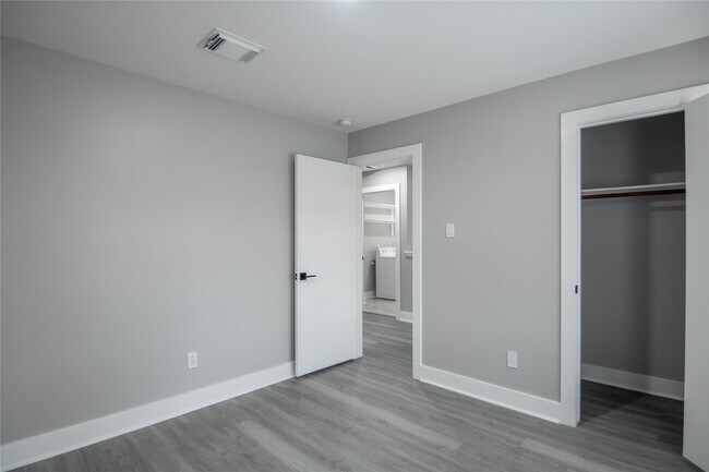 Building Photo - 20911 Young Meadows Way