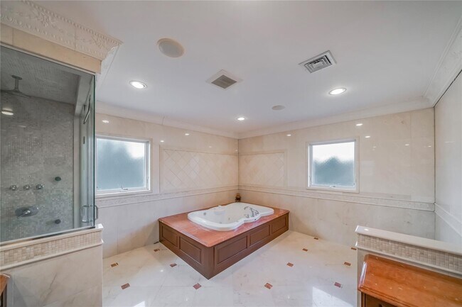 Building Photo - 5 Beech Dr