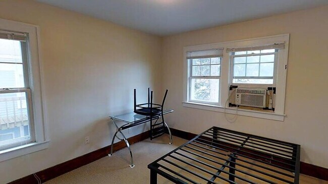 Building Photo - 1501 S State St