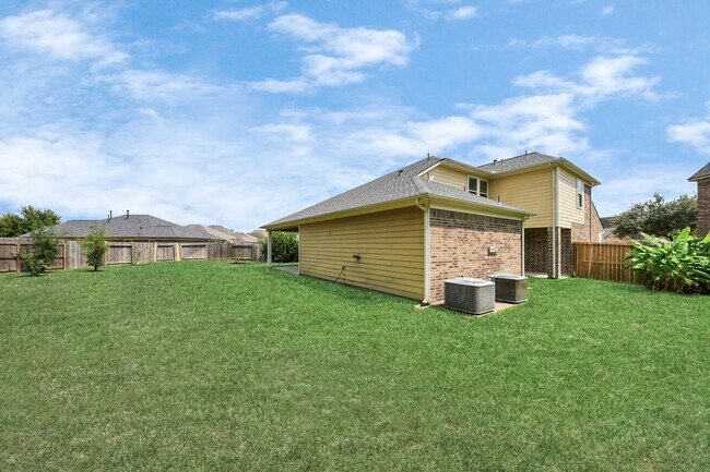 Building Photo - 19046 Sweet Springs Ln