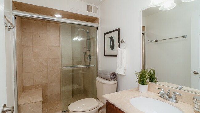 Building Photo - 3710 W Wrightwood Ave