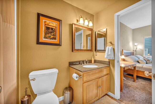 Building Photo - 4731 Ellicott Wy