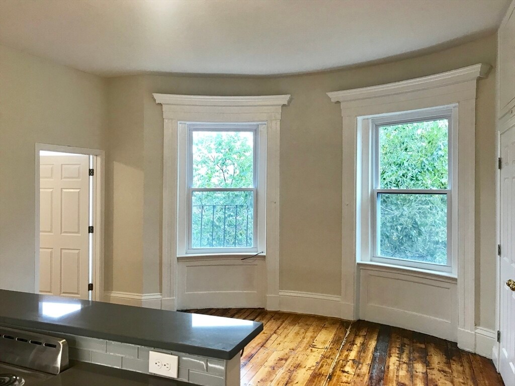 Building Photo - 614 Massachusetts Ave