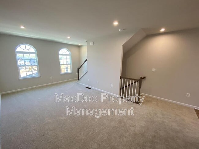 Building Photo - 1018 Trestle Dr