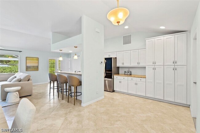 Building Photo - 11693 Oakland Dr