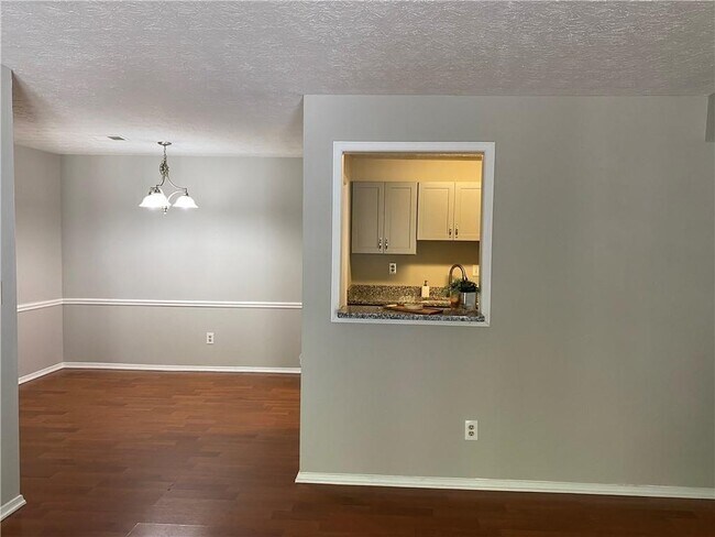 Building Photo - 1607 Augusta Dr