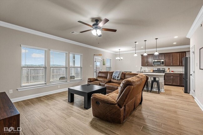 Building Photo - Legacy Pointe