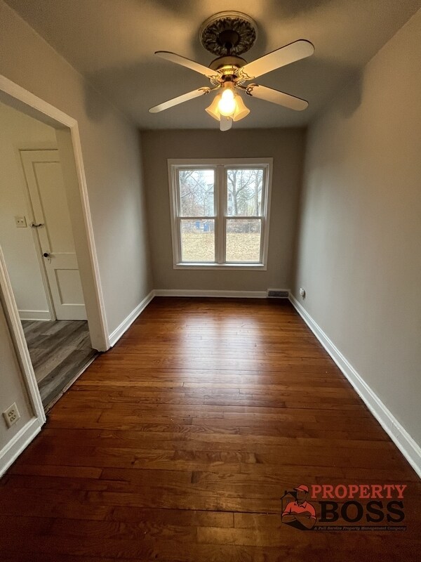 Building Photo - 353 S Hamilton St