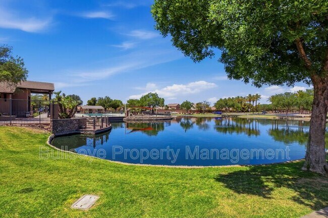 Building Photo - 21069 N Jocelyn Ln