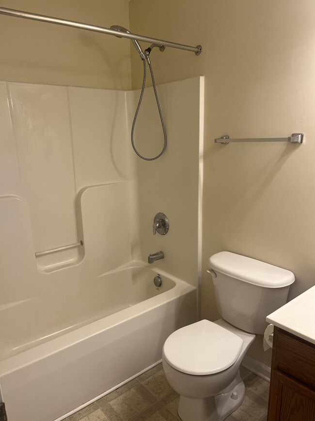 Building Photo - 118 Myatt Ct